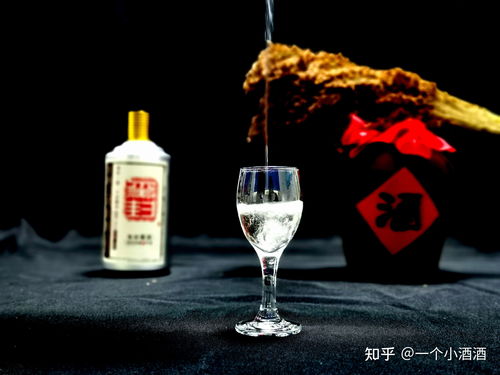 白酒空杯后聞著不香反臭,一定就是劣質(zhì)酒精酒 其實純糧酒也會這樣